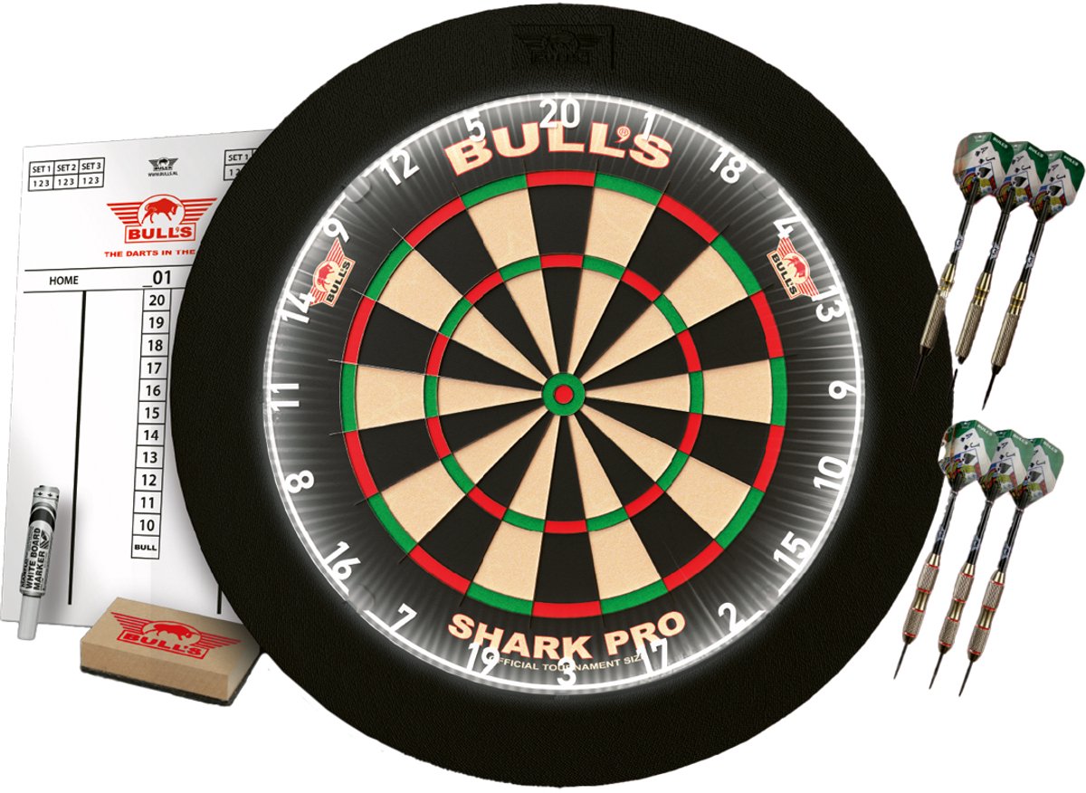 Bull's Domus Professional Dart Set - Compleet Dartbord Starterspakket - Inclusief Dartbord, Verlichting, Surround, Dartpijlen & Scorebord