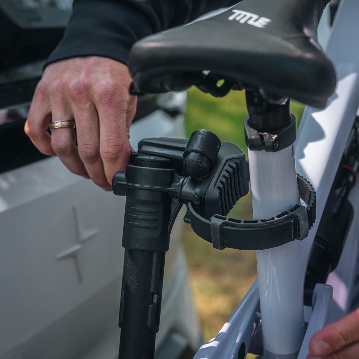 Thule VeloLite Trekhaak fietsendrager voor 2 fietsen thumbnail 4