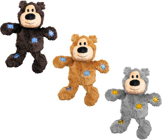 Drie teddyberen in het bruin, lichtbruin en grijs, met blauwe en gele patches.
