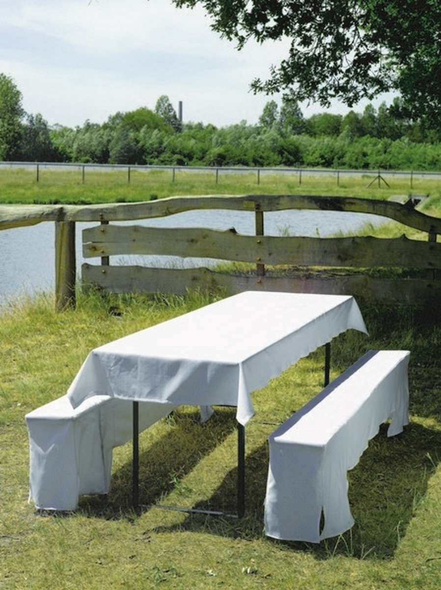 Beer Tableset Vlamvertragend wit 300 1st 100x260cm/ 2st 220x25x45cm