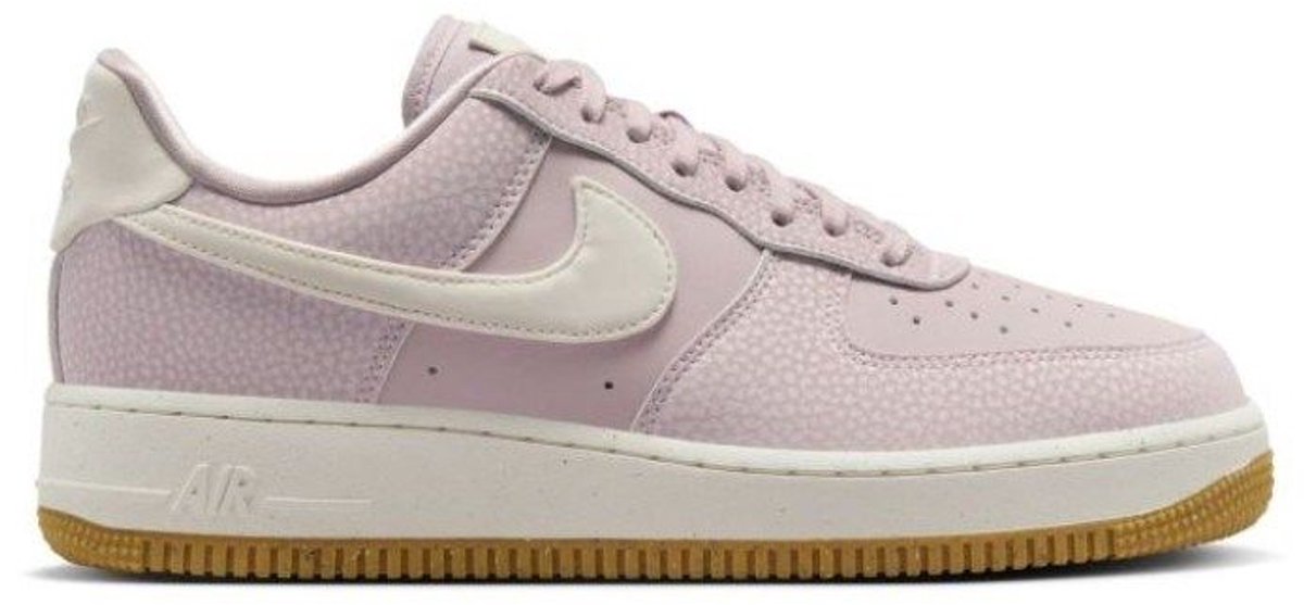 NIKE WMNS AIR FORCE 1 ’07 PRM ESS NN Nike Dames Sneakers – FN6326-001 Veelkleurig