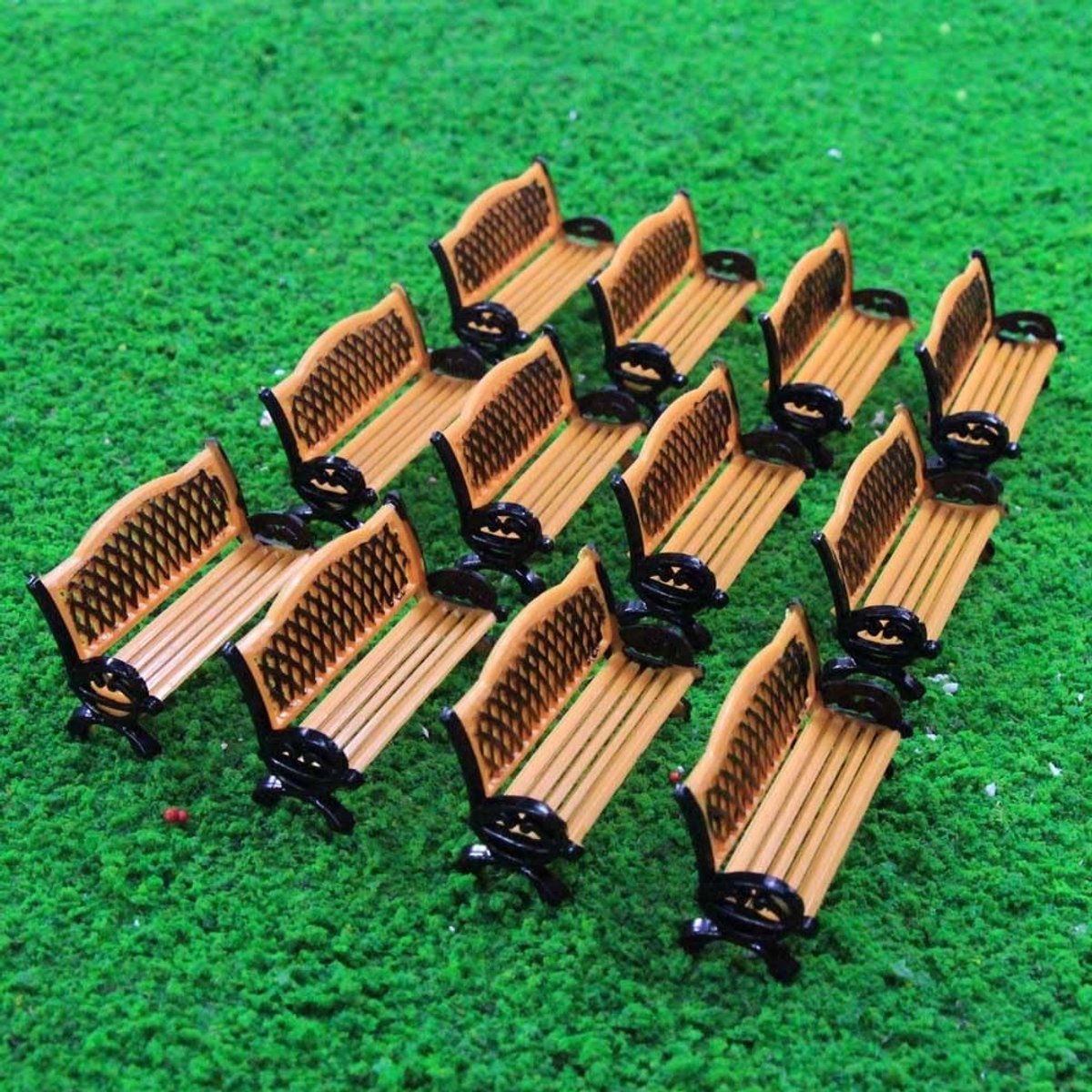 Leisure stoel en bank set voor modelspoor 1:87 H0 - 12 stuks in oranje en zwart voor diorama's