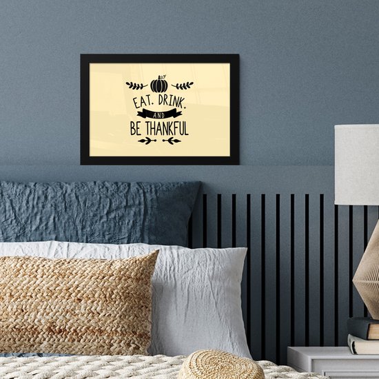 Fotolijst incl. Poster - Quote "Eat, Drink and be Thankful" wanddecoratie kerst pastel geel - 30x20 cm - Posterlijst - Kerstmis Decoratie - Kerstversiering - Kerstdecoratie Woonkamer - Kerstversiering - Kerstdecoratie voor binnen - Kerstmis