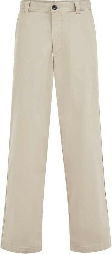 Beige straight-fit chino met knoopsluiting en riemlussen in een klassieke snit.