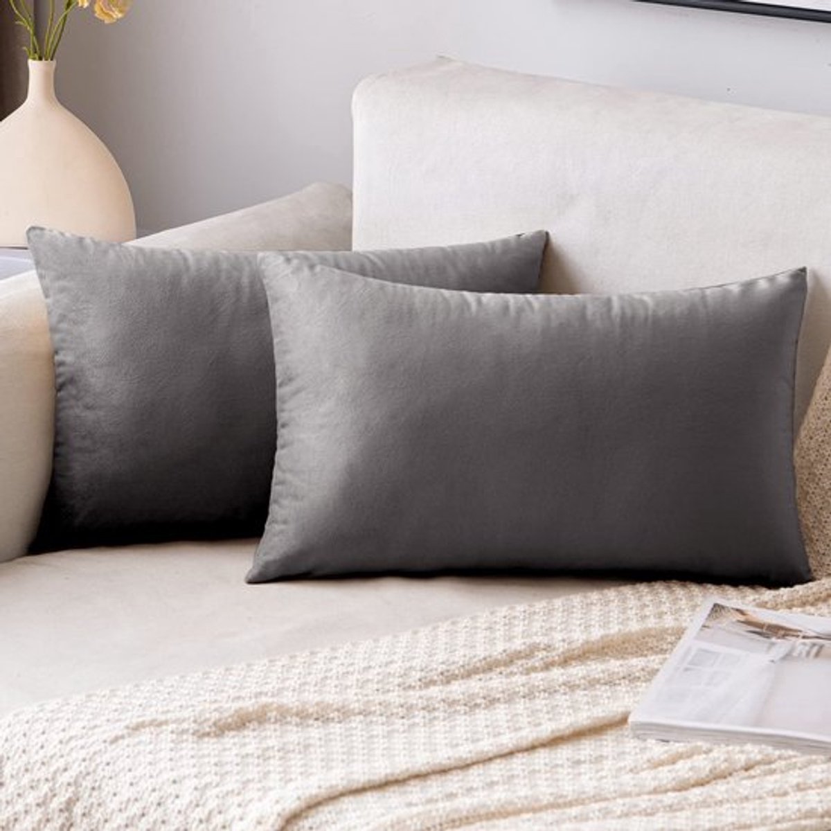 Fluwelen Kussensloop - Decoratief Sierkussen - Set van 2 - Grijs - Lendenkussen - Zacht en Comfortabel - Voor Woonkamer en Slaapkamer
