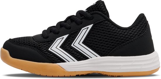 Zwarte indoorschoen met witte chevrons en gummi zool.