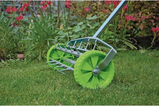 Gazonbeluchter Trommel - Grasbeluchter Aerator - Gazon Verzorgen - Met 27 Spikes - 450 mm Werkbreedte - Zilverkleurig — afbeelding 4