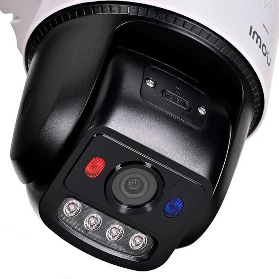 Close-up van de Imou beveiligingscamera met lens, vier infraroodlampen, rode en blauwe indicatielampjes en resetknop.