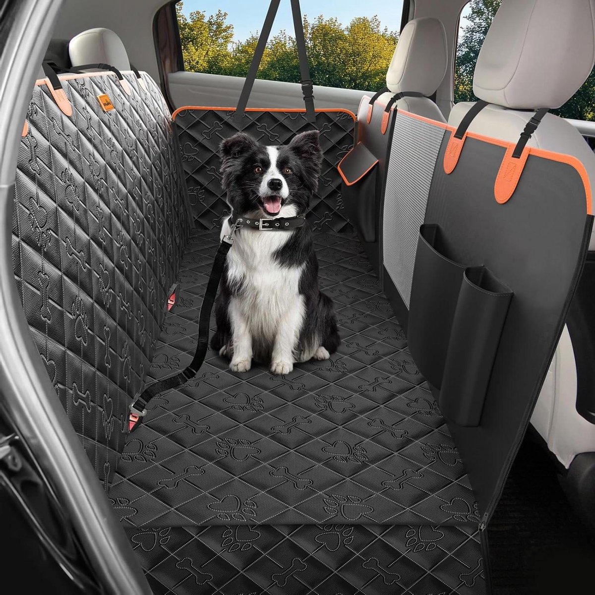 Autostoelhoes Hond - Hondenhoes Achterbank - Reizen met Huisdier - Waterdicht Krasbestendig - 1.5 Kilogram - Zwart Oranje