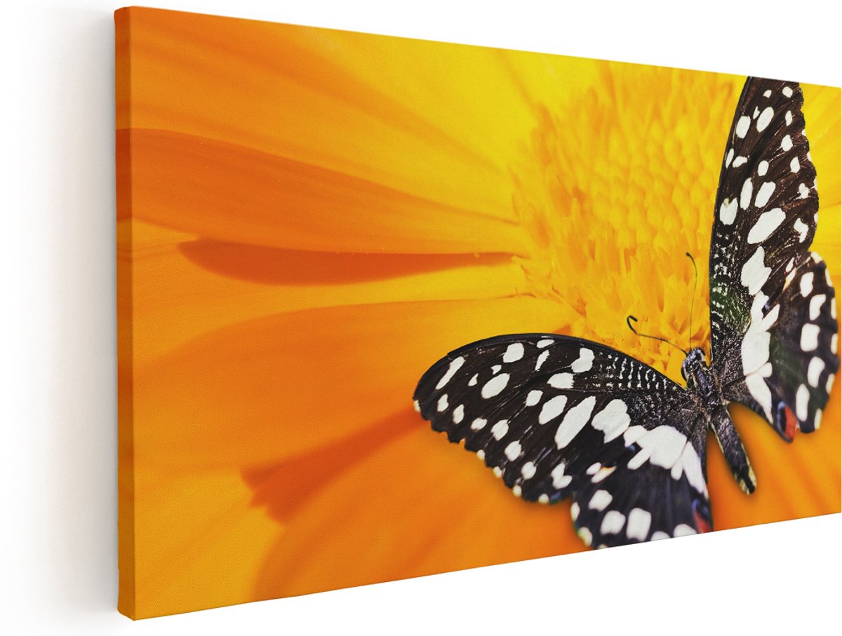 Artaza Canvas Schilderij Vlinder Op Een Oranje Bloem - 180x90 cm - Groot - Wanddecoratie Woonkamer - Schilderijen - Muurdecoratie