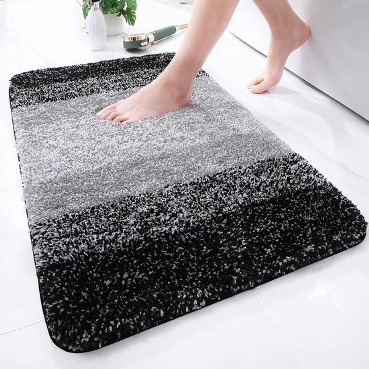 SnelShoppen - Zacht Antislip Badkamertapijt 51 x 76 cm - Wasbaar Hoogpolig Badmat Microvezel Absorberend Zwart voor Badkamer, Douche en Toilet