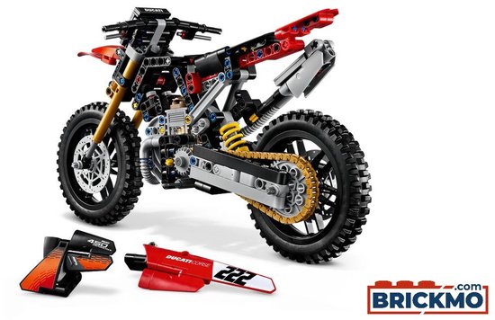 LEGO Technic Ducati motorfiets: rood, zwart en zilver met gedetailleerd motorblok en offroad banden.