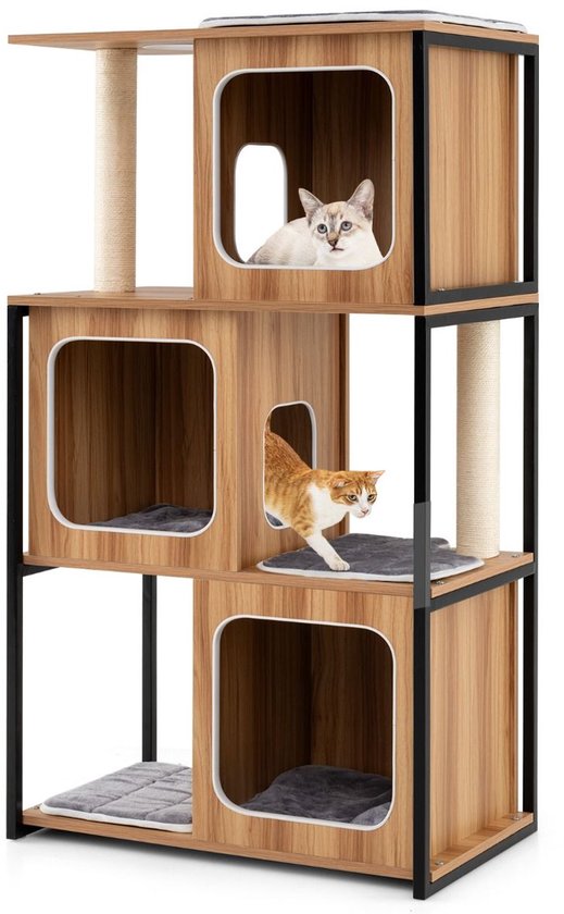 Kattenboom met 3 etages, naturel houtkleurige blokken met openingen, sisal krabpaal en grijze kussens. Een witte kat zit in een bovenste blok, een oranje kat loopt op een platform.