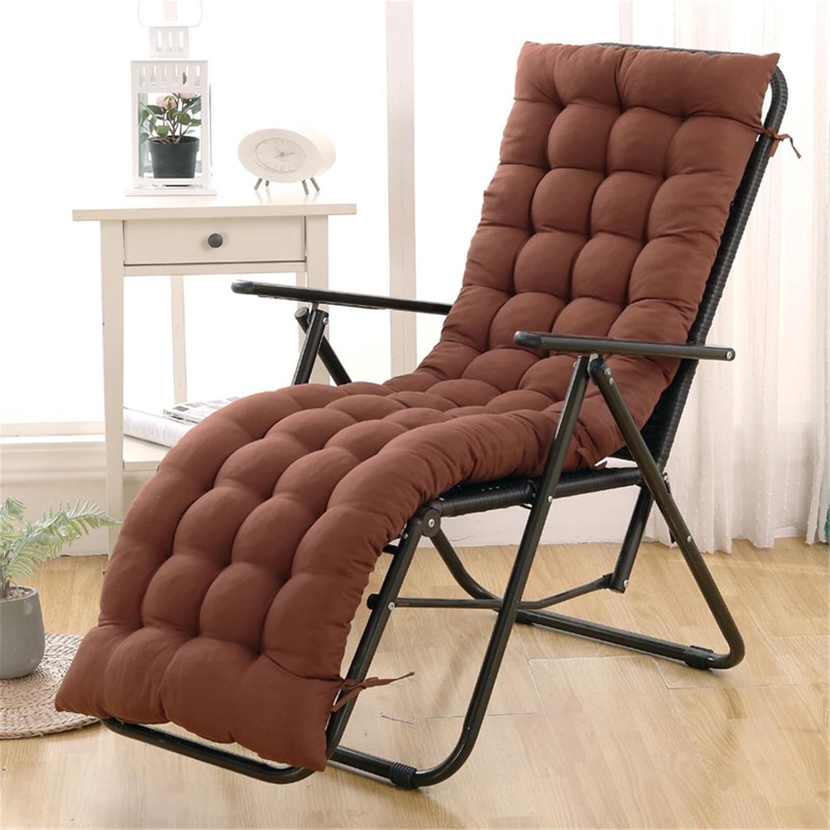 Buitenkussen Loungestoel - Terrasmat Tuinkussen - Buiten Ontspannen - Zachte Antislip Vulling - 53 x 155 cm - Bruin