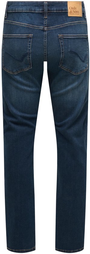 Achterkant van een donkere jeans met zakken en label 'Only & Sons'.