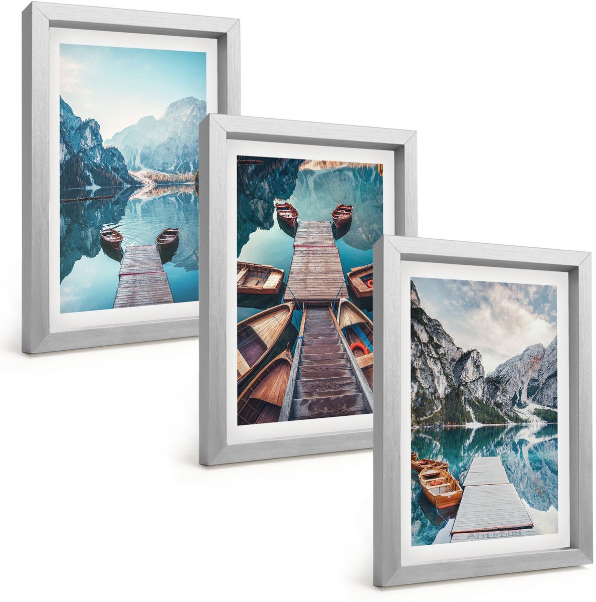 Tulup 4-Delige Schilderij Set - Een rustig meer met houten steigers en boten. - 20 x 30 cm - Wanddecoratie - Schilderijen Set - Interieur - Muurdecoratie