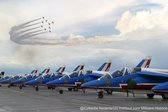 Schilderij Airshow Volkel - Forex - Red Arrows en Alpha Jets - 100 x 70 cm