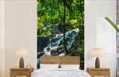 Behang - Fotobehang Jungle waterval in Palenque Mexico - Breedte 120 cm x hoogte 240 cm