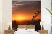 Behang - Fotobehang Zonsondergang achter de London Eye in Engeland - Breedte 225 cm x hoogte 280 cm