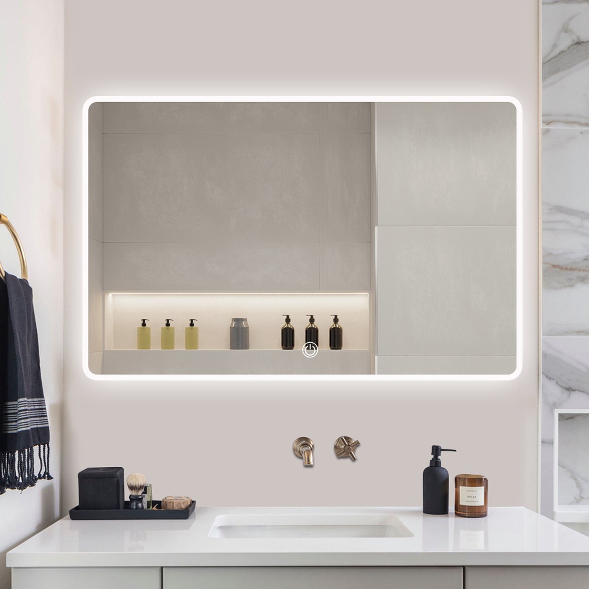 SensaHome - Luxe Badkamerspiegel met LED Verlichting - Dimbaar - Wandspiegel - Badkamer/Make-up spiegel - 60 x 80 CM