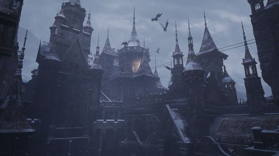 Een winters kasteel met vele torens, met enkele vliegende wezens in de lucht.