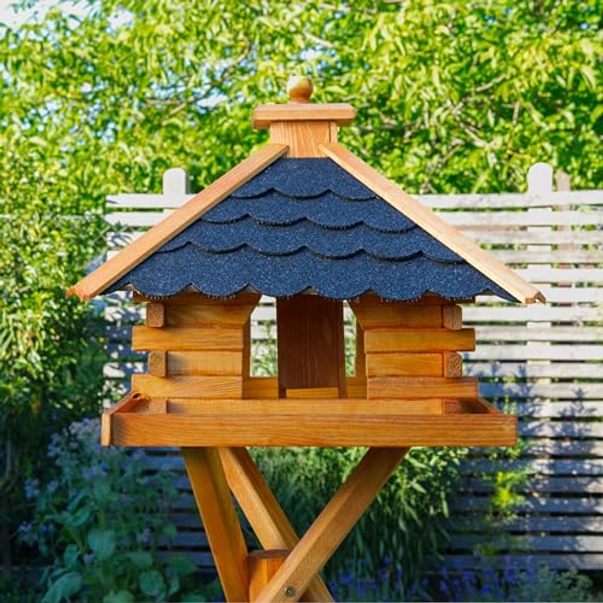 Vogelhuis met standaard en solarverlichting - Keuze uit verschillende dakkleuren