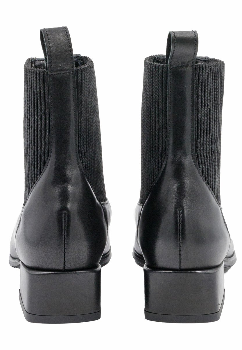 usha Schoenen