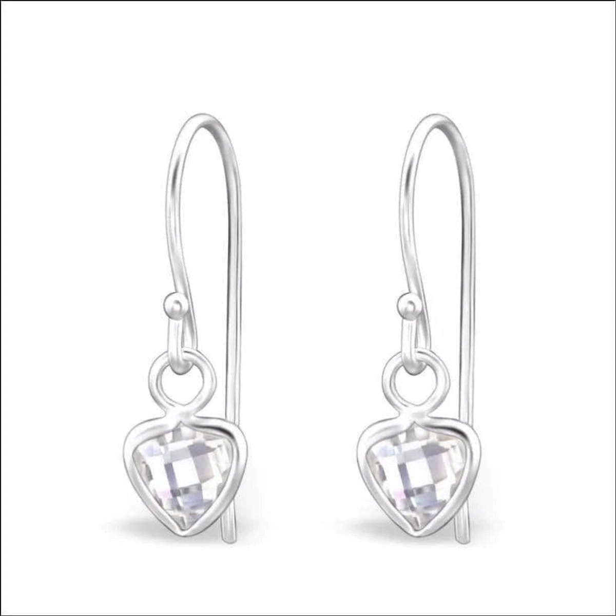 Aramat Jewels | Oorhangers | Zilveren Kinder Oorbellen met Hartvormige Zirkonia | | | |8mm | Zilver | Kinderen, Volwassenen | Verkleurd niet
