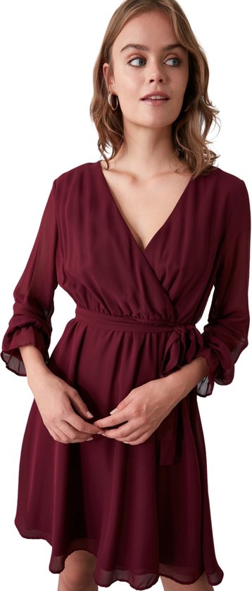Trendyol Zwarte, Dubbelgeknoopte Chiffon Jurk Met Riem En Vloeiende, Geweven Stof Twoaw20El0789