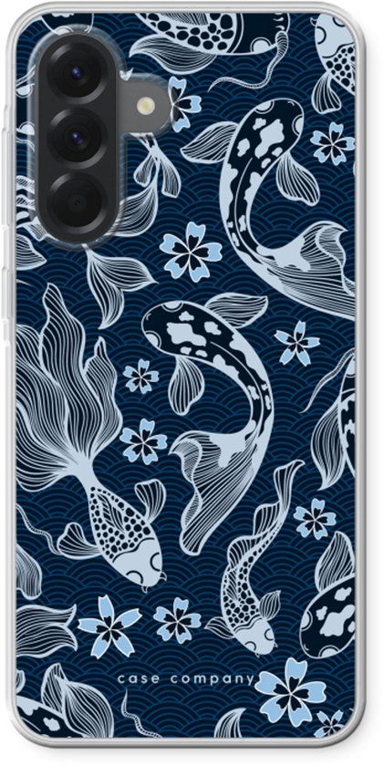 Zwarte telefoonhoes met een patroon van witte koi vissen en blauwe bloemen op een donkerblauwe achtergrond.