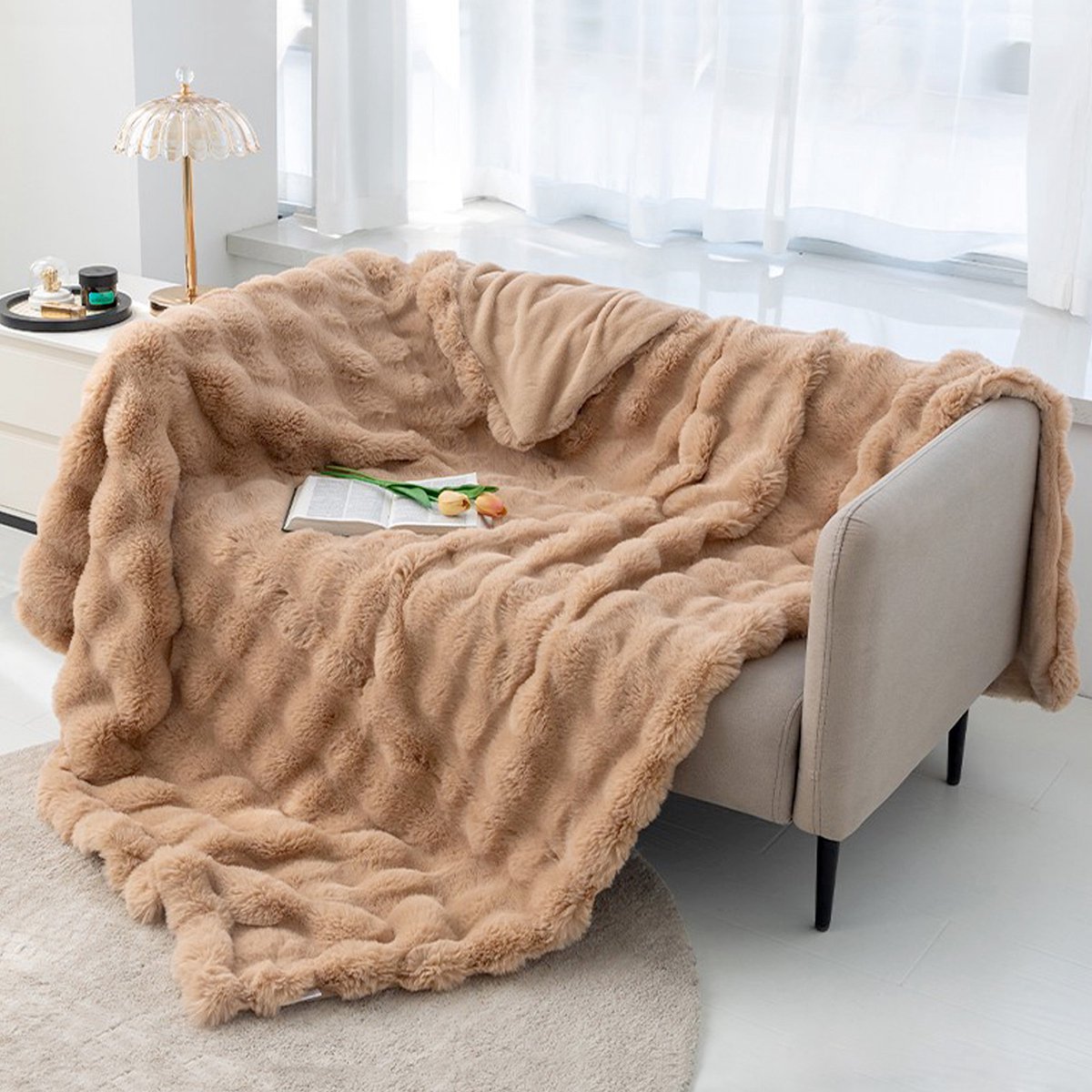 CALIYO Fleece Deken 200 x 230 cm – Superzacht Warm Plaid – Woondeken, Bankdeken, Bedsprei, Dekentje – Geribbeld – Lichtbruin