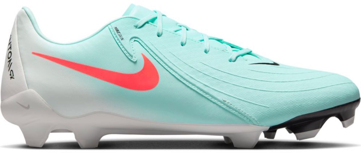 Nike Phantom GX II Academy voetbalschoenen in groen en blauw, EU 46, met opvallende roze swoosh en gestroomlijnd ontwerp.