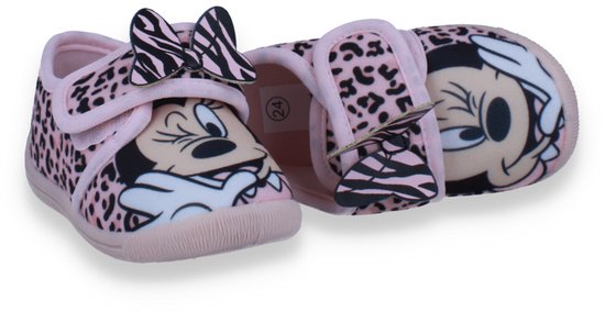 Paar roze pantoffels met luipaardprint en Minnie Mouse. Met strikje bovenop.