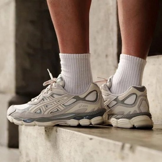 Baskets Asics GEL-NYC crème/gris huître