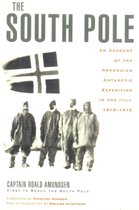 Boekomslag: vier mannen in warme kleding staan voor een raam met een kruis; 'The South Pole, An Account of the Norwegian Antarctic Expedition in the Fram 1910-1912', Captain Roald Amundsen.