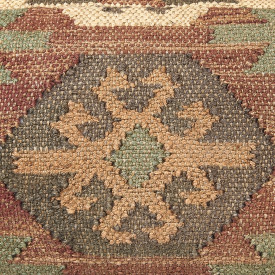 Gedetailleerd patroon met een centraal bloemmotief in beige, groen en roodbruin op een jute ondergrond.