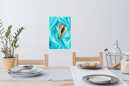 Sticker Muursticker Coquilles - Coquille de conque fond bleu - 20x30 cm - feuille autocollante - sticker mural repositionnable