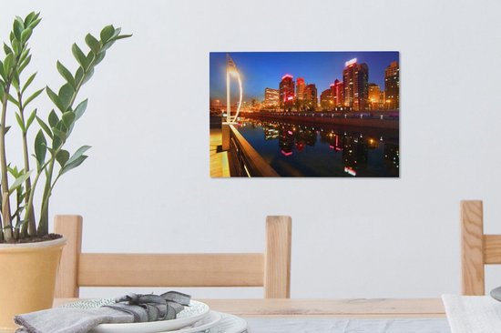 Canvas Schilderij Weerspiegeling van een skyline in een gracht - 30x20 cm - Wanddecoratie