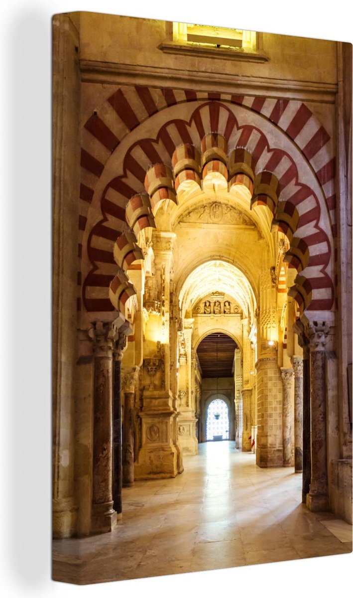 Canvas Schilderij Mezquita met de beroemde boog in Spanje - 90x140 cm - Wanddecoratie - OneMillionCanvasses