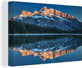 Canvas Schilderij Grote berg in het Nationaal park Banff in Canada - 60x40 cm - Wanddecoratie