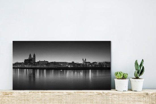 Canvas Schilderij Zwart wit panorama van Maagdenburg in Duitsland - 40x20 cm - Wanddecoratie