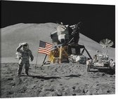 Astronaut salutes beside U.S. flag (maanlanding) - Foto op Canvas - 60 x 45 cm