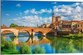 Dibond - Brug in Verona, Italië - 90x60cm Foto op Aluminium (Wanddecoratie van metaal)