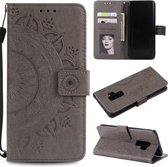 Voor Samsung Galaxy S9 Plus Totem Bloem Reliëf Horizontale Flip TPU + PU lederen tas met houder & kaartsleuven & portemonnee (grijs)
