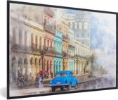 Fotolijst incl. Poster - Een blauwe Cubaanse oldtimer in de binnenstad van Havana - 30x20 cm - Posterlijst