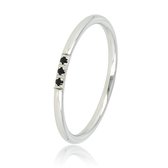 My Bendel minimalistische zilveren ring met drie fijne zwarte steentjes - Fijne edelstalen aanschuifring met drie zwarte zirkonia stenen - Met luxe cadeauverpakking