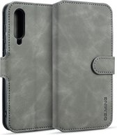 DG.MING Retro Oil Side Horizontal Flip Case voor Xiaomi Mi 9 SE, met houder & kaartsleuven & portemonnee (grijs)