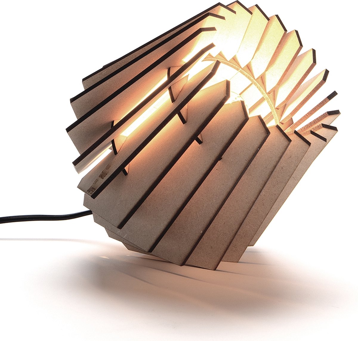 Van Tjalle en Jasper | Mini-spot tafellamp - Naturel | Bouwpakket | MDF (hout) | Hout kleur | E14 fitting | Laser gesneden | Sfeer licht | schemerlamp | Dutch Design