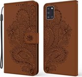 Voor Samsung Galaxy M51 Pauw Reliëf Patroon Horizontale Flip Leren Case met Houder & Kaartsleuven & Portemonnee & Lanyard (Bruin)