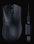 Zwarte Razer DeathAdder V3 hyperspeed gaming muis met USB-C oplaadkabel, adapter en dongle.